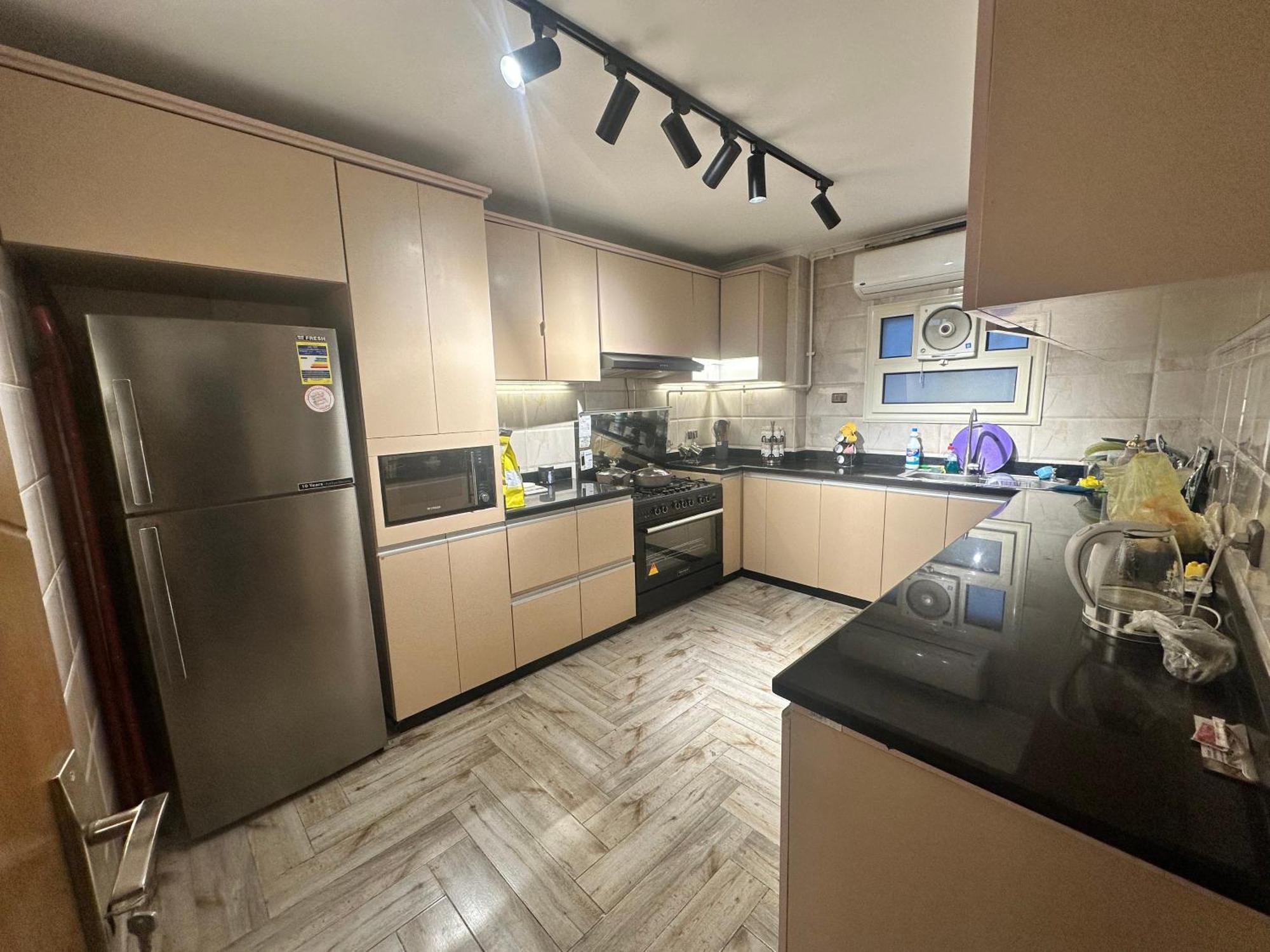 Crystal Platinum Palace Apartment *