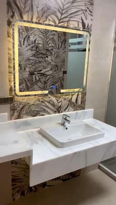 Apartment Crystal Platinum Palace *
